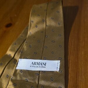 Armani Collezioni Elegant Gold Tie with Blue Dots